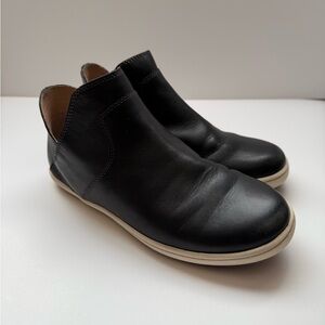 Taos Women's Unity Casual Mid Top booties